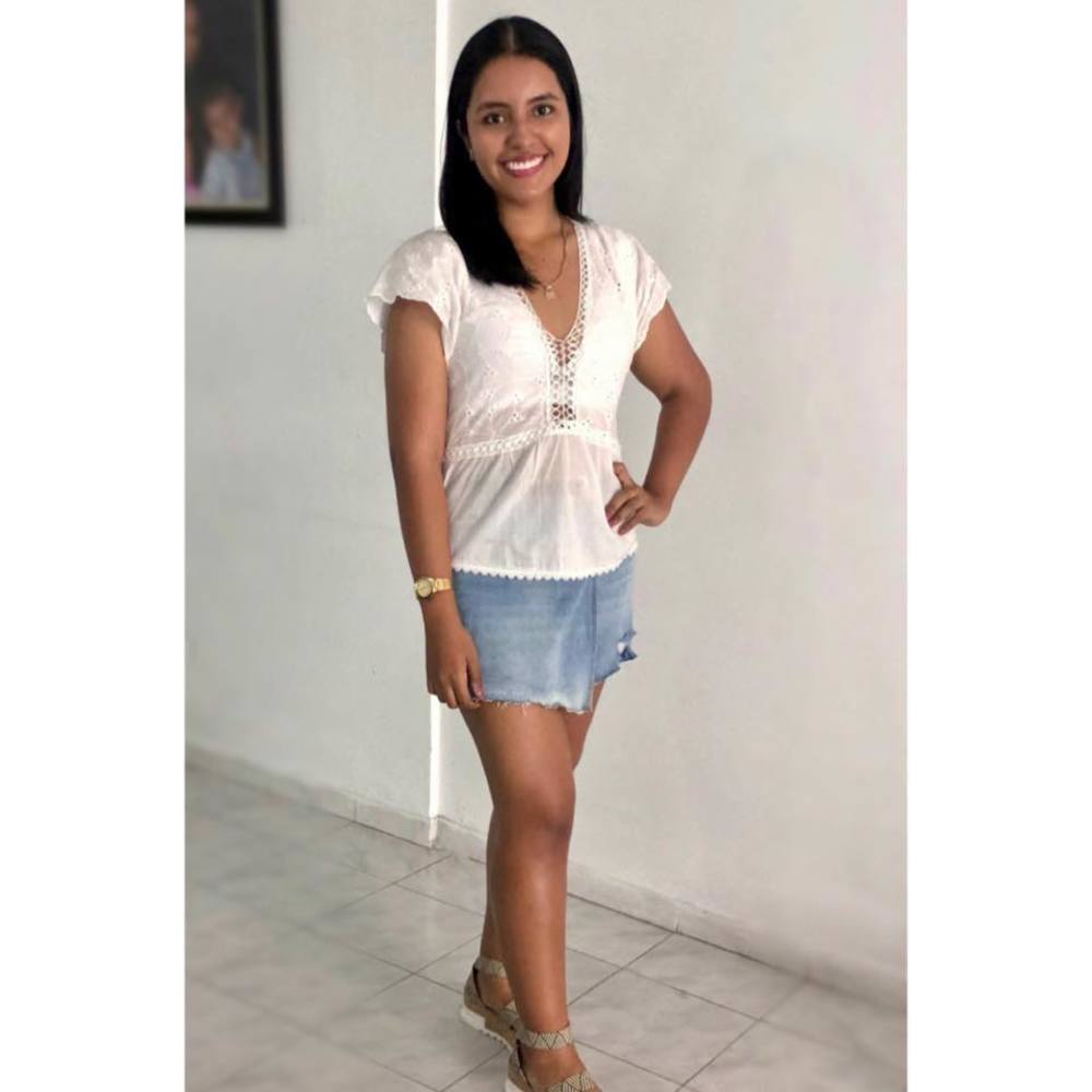Meet your Posher, Alejandra - Picture 1 of 1